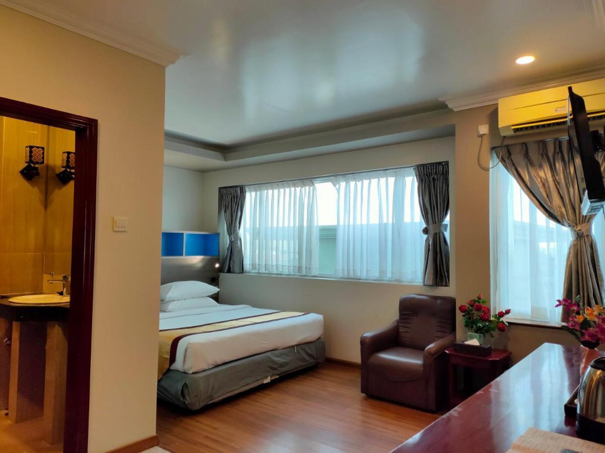 Hotel Grand United - Ahlone Branch Yangon Esterno foto